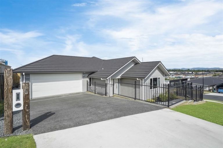 Photo of property in 6 Dulverton Rise, Flagstaff, Hamilton, 3210