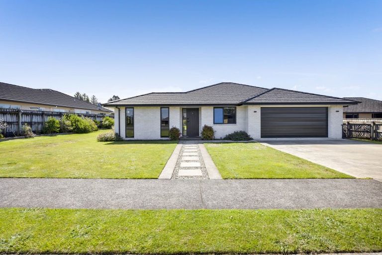 Photo of property in 10 Mercade Close, Stratford, 4332