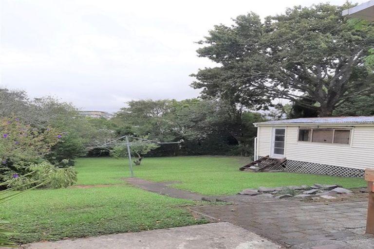 Photo of property in 41 Awaroa Road, Sunnyvale, Auckland, 0612