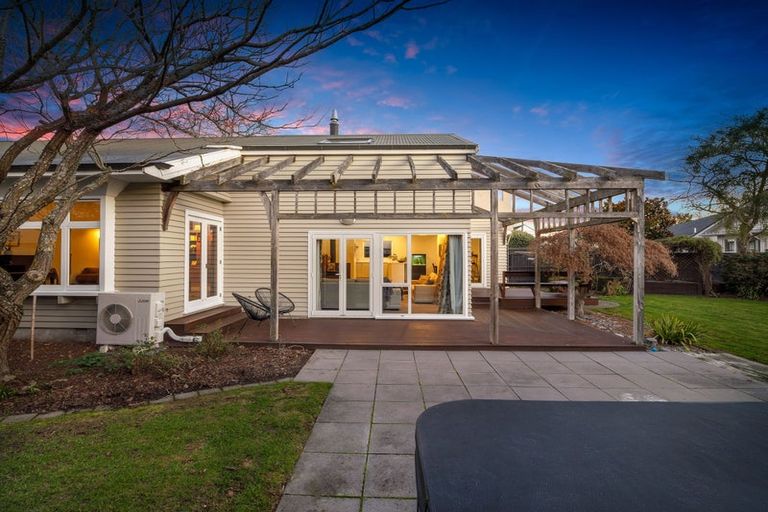 Photo of property in 36 Tui Street, Fendalton, Christchurch, 8041