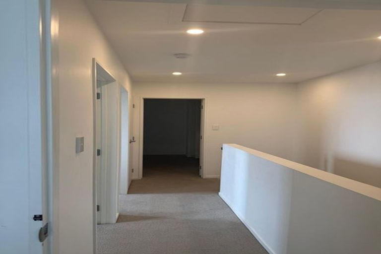 Photo of property in 9b Poruru Close, Papakura, 2110