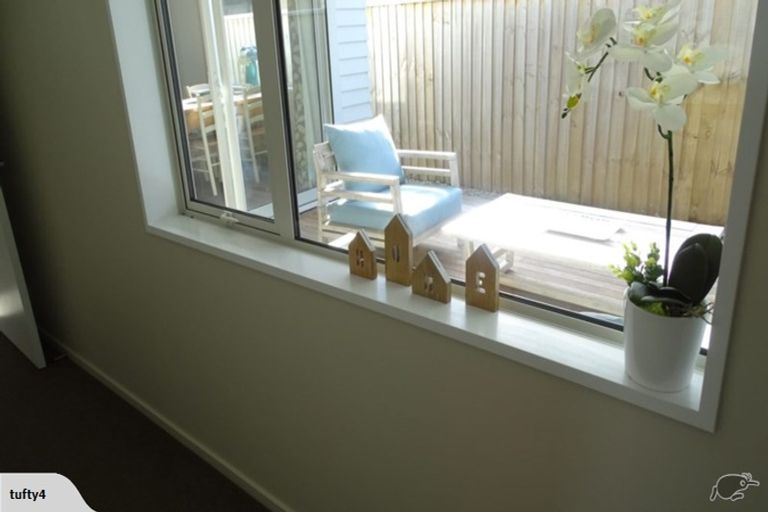 Photo of property in 28 Pounamu Place, Pegasus, 7612