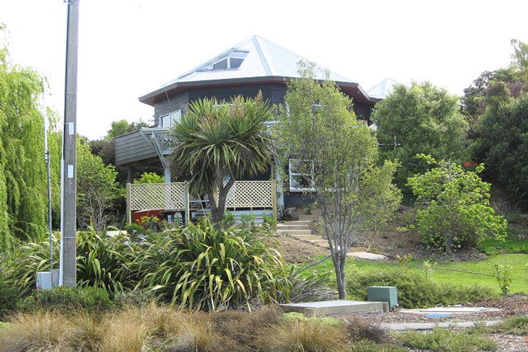 Photo of property in 2 Higgs Road, Mapua, 7005