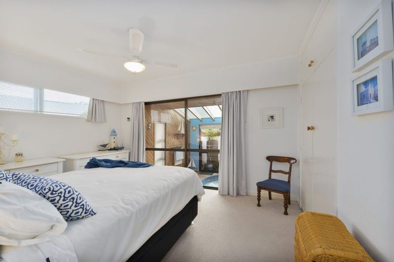 Photo of property in 51 Spence Road, Henderson, Auckland, 0612