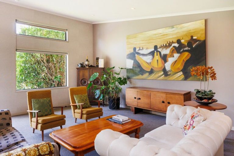 Photo of property in 291 Napier Road, Kelvin Grove, Palmerston North, 4470