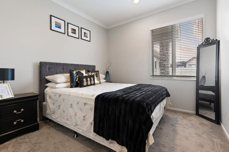 Photo of property in 8 Gemscott Crescent, Huapai, Kumeu, 0810