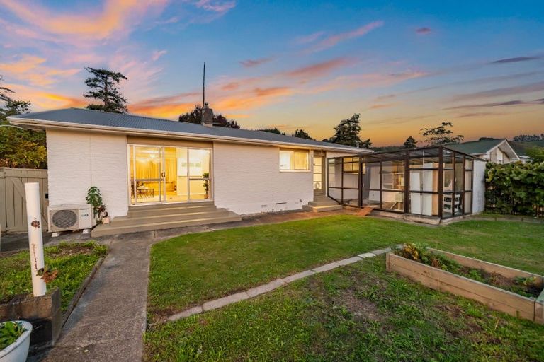 Photo of property in 6 Cruickshank Road, Clouston Park, Upper Hutt, 5018