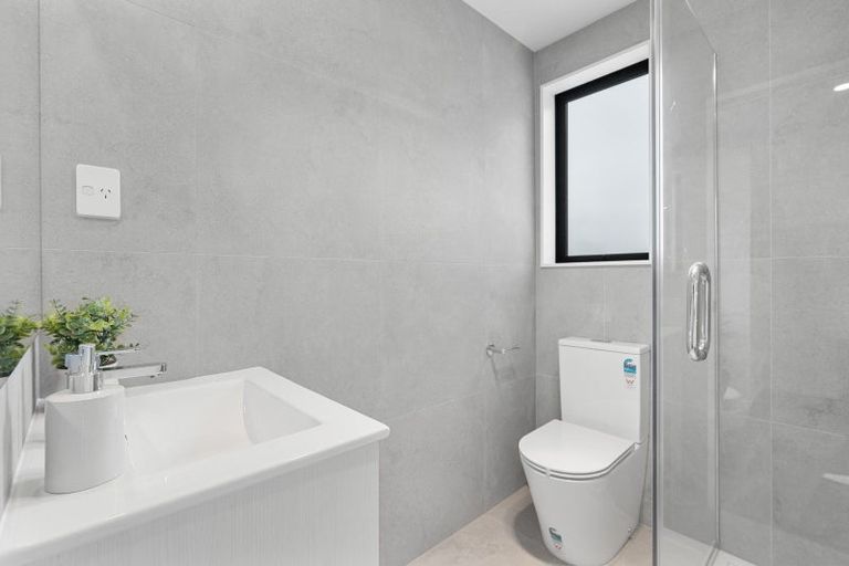 Photo of property in 165d Wiseley Road, West Harbour, Auckland, 0618