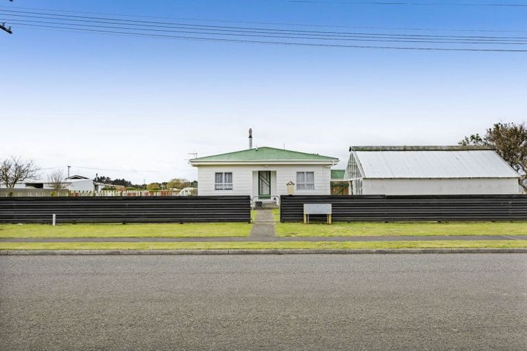 Photo of property in 52 Wallscourt Place, Normanby, Hawera, 4614