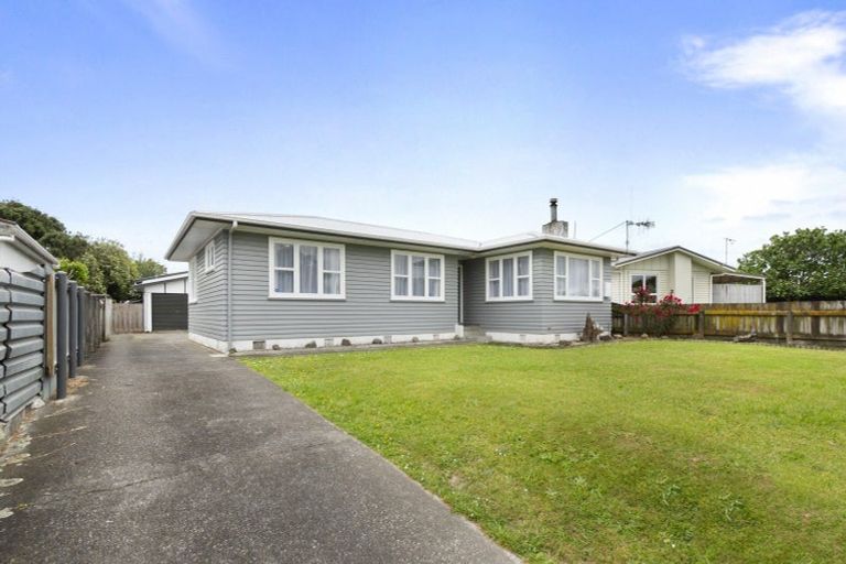 Photo of property in 3 Somerset Crescent, Highbury, Palmerston North, 4412