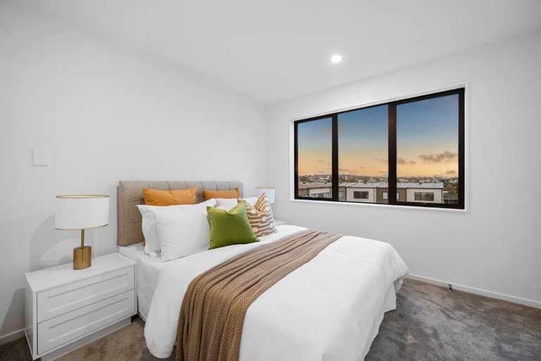 Photo of property in 33c Garadice Road, Rothesay Bay, Auckland, 0630