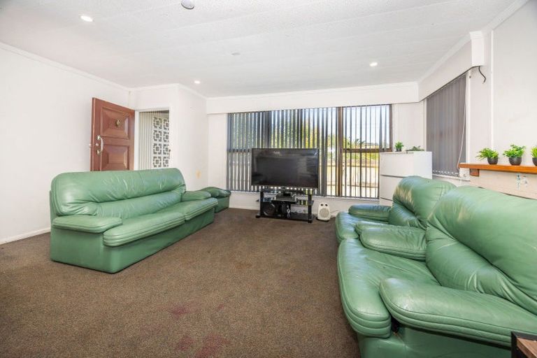Photo of property in 1 Thornton Place, Melville, Hamilton, 3206