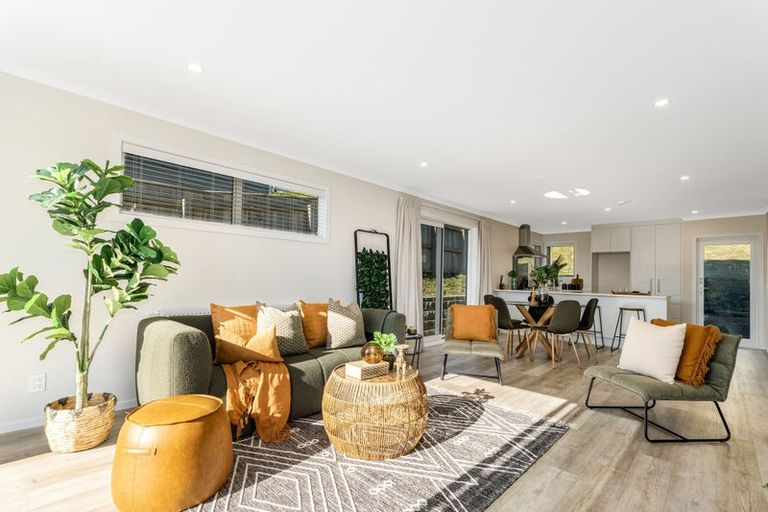 Photo of property in 115a Queen Charlotte Drive, Aotea, Porirua, 5024