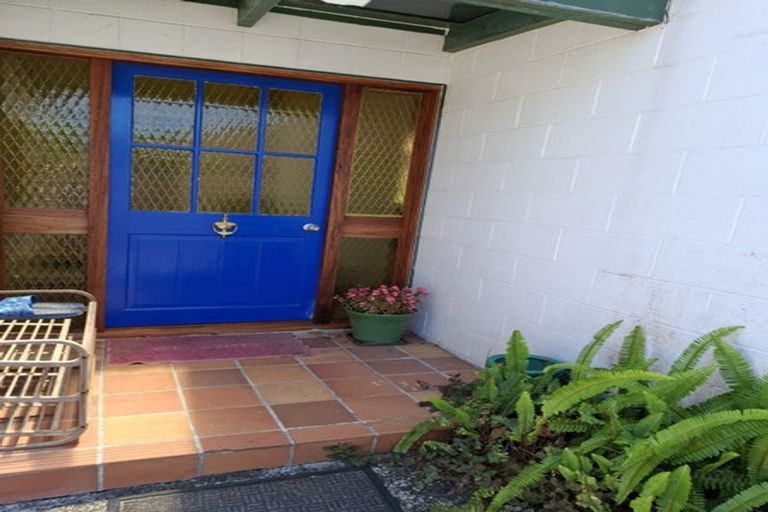 Photo of property in 1/64 Carlisle Road, Browns Bay, Auckland, 0630
