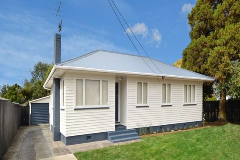 Photo of property in 10 Rollerson Street, Papakura, 2110