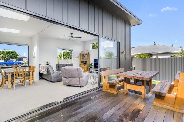 Photo of property in 42 Mary Street, Winton, 9720