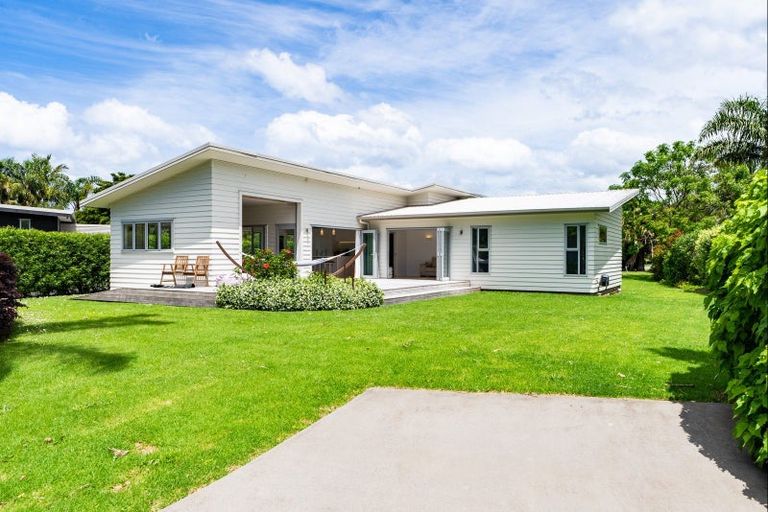 Photo of property in 2 Meridian Place, Matapouri, Whangarei, 0173
