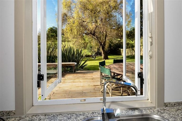 Photo of property in 2/11 Kahika Road, Birkdale, Auckland, 0626