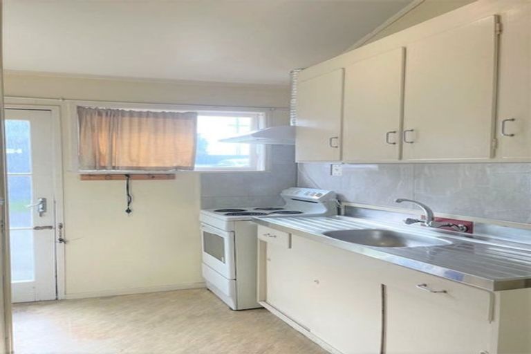 Photo of property in 2/462 Hillsborough Road, Mount Roskill, Auckland, 1041