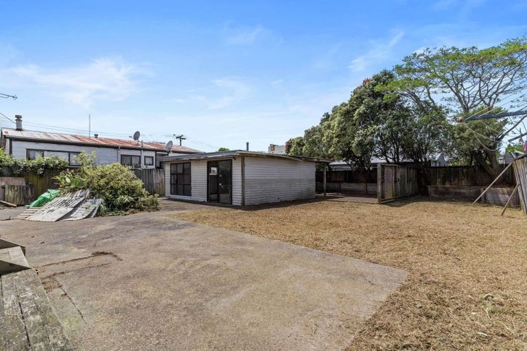 Photo of property in 12 Laureston Avenue, Papatoetoe, Auckland, 2025