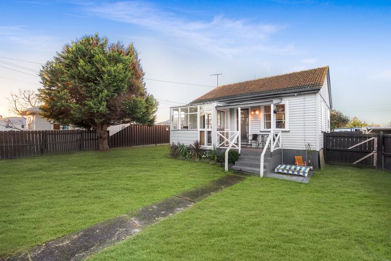 Photo of property in 1/72 Gloucester Road, Manurewa, Auckland, 2102