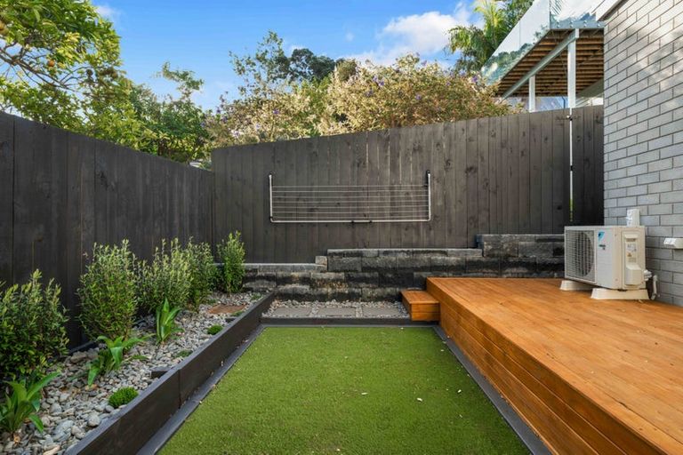 Photo of property in 1/15 Sea Vista Avenue, Beach Haven, Auckland, 0626