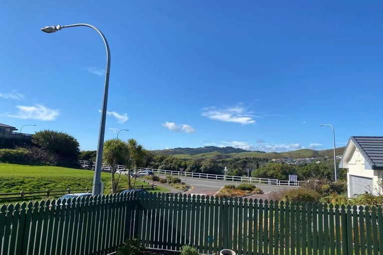 Photo of property in 7 Ring Lane, Paparangi, Wellington, 6037