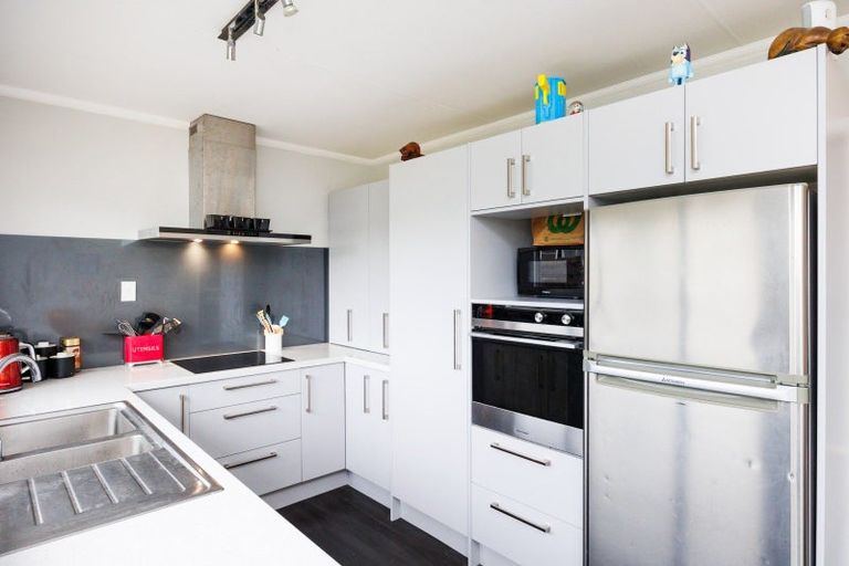 Photo of property in 25 Palliser Place, Milson, Palmerston North, 4414