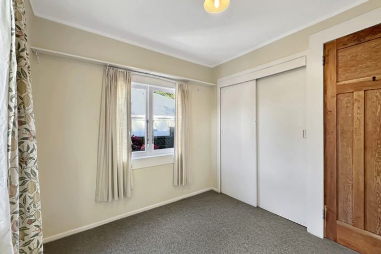 Photo of property in 1 North Avenue, Narrow Neck, Auckland, 0624