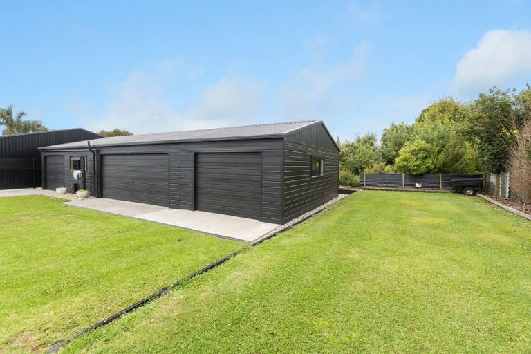 Photo of property in 526 Manutahi Road, Lepperton, New Plymouth, 4373