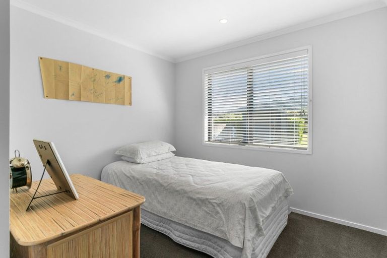 Photo of property in 32 Robert Hastie Drive, Mangawhai, 0573