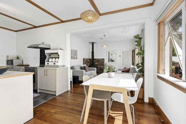 Photo of property in 15a Sycamore Grove, Lower Vogeltown, New Plymouth, 4310