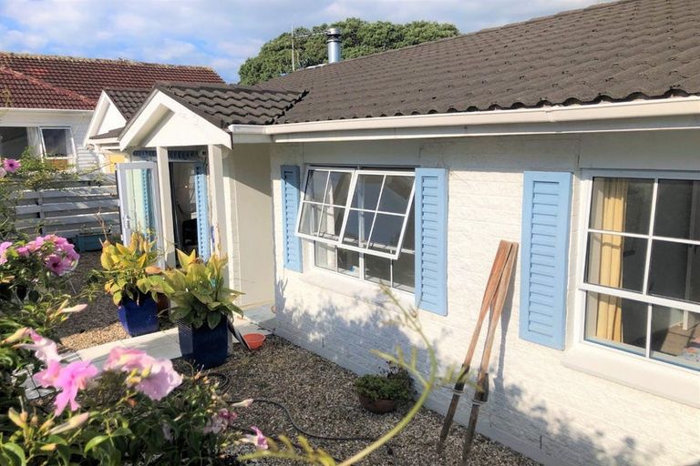 Photo of property in 2/55 Lake Road, Devonport, Auckland, 0624
