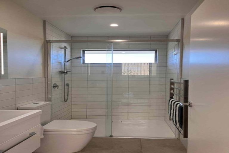 Photo of property in 39 Milne Terrace, Island Bay, Wellington, 6023