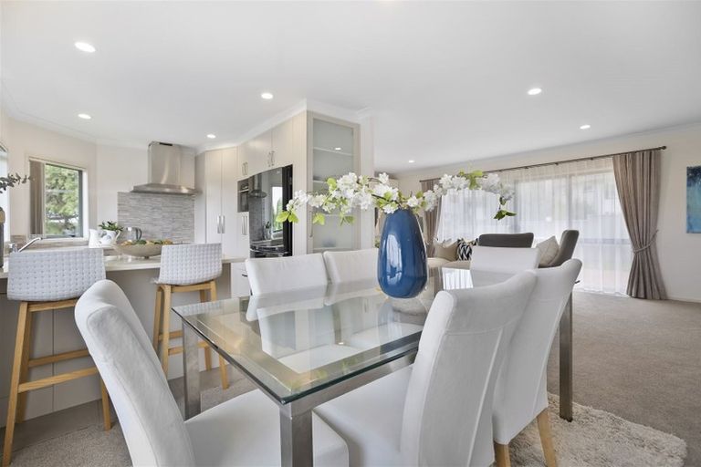 Photo of property in 24a Alexander Street, Cockle Bay, Auckland, 2014