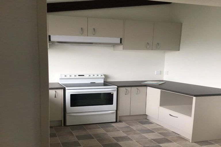 Photo of property in 3 Kerr Grove, Johnsonville, Wellington, 6037