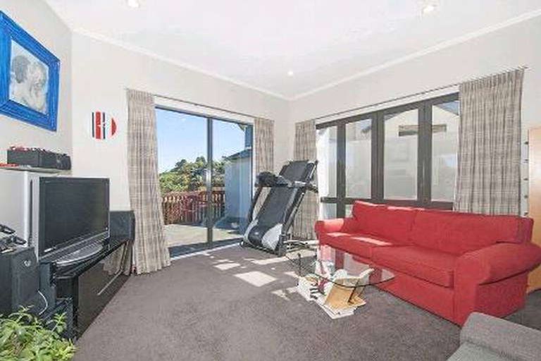 Photo of property in 47 Arahiwi Grove, Tirohanga, Lower Hutt, 5010
