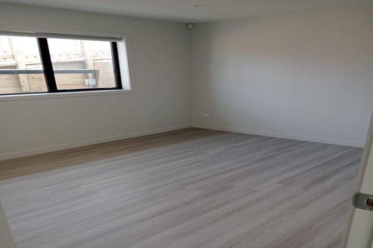 Photo of property in 14 Arataki Way, Glen Eden, Auckland, 0602