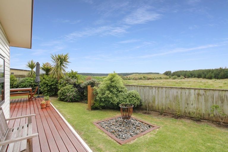 Photo of property in 9 Oxnam Place, Foxton Beach, Foxton, 4815