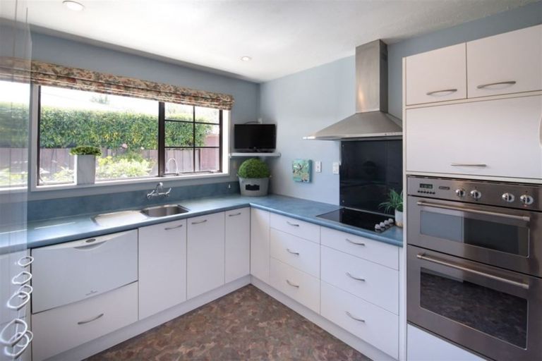 Photo of property in 4 Stirling Street, Merivale, Christchurch, 8014