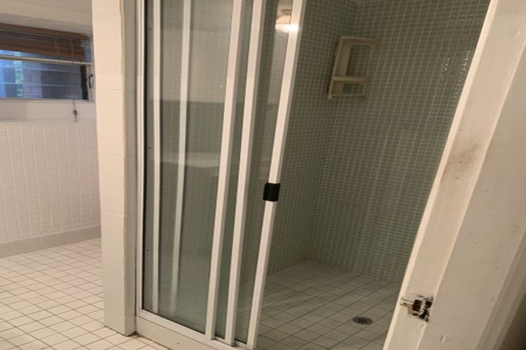 Photo of property in 54 Colchester Crescent, Newlands, Wellington, 6037