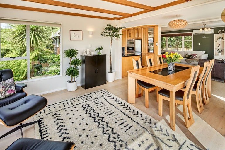 Photo of property in 60 Pomare Road, Tirohanga, Lower Hutt, 5010