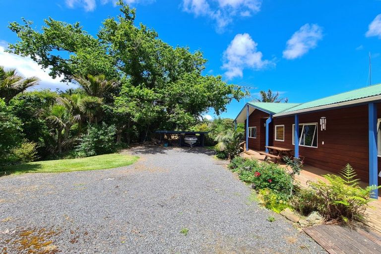 Photo of property in 40 Driving Creek Road, Coromandel, 3506