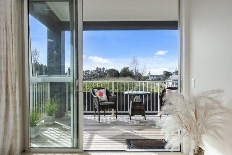 Photo of property in 62 Rewa Rewa Lane, Orewa, 0931