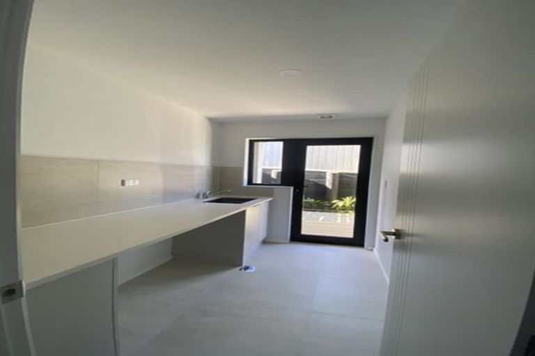 Photo of property in 32d Potter Avenue, Northcote, Auckland, 0627