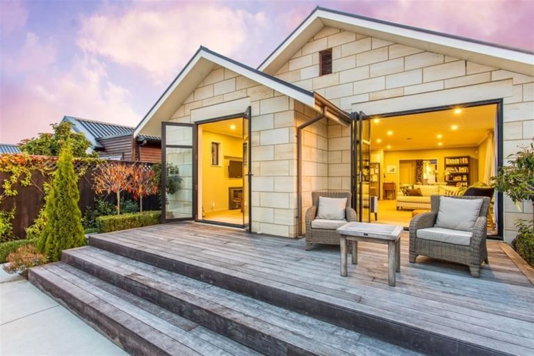 Photo of property in 11 Penhelig Place, Burnside, Christchurch, 8053