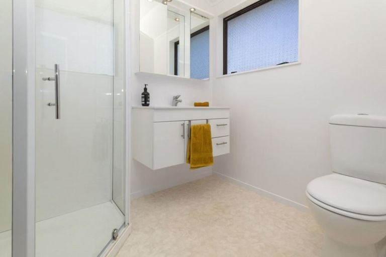 Photo of property in 14 Cullen Place, Tawa, Wellington, 5028