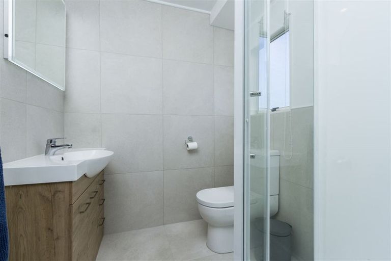 Photo of property in 17 Bushglen Court, Browns Bay, Auckland, 0630