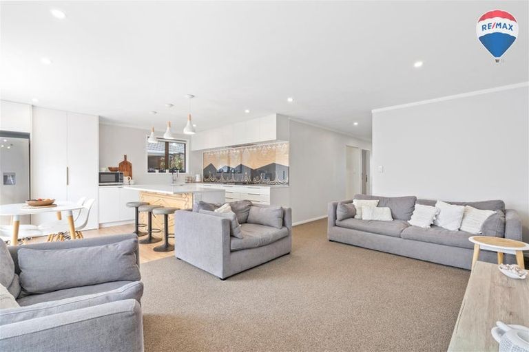 Photo of property in 17 Norton Park Avenue, Fairfield, Lower Hutt, 5011