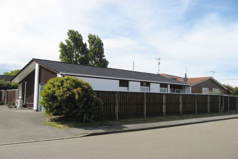 Photo of property in 6 Raekura Place, Redcliffs, Christchurch, 8081